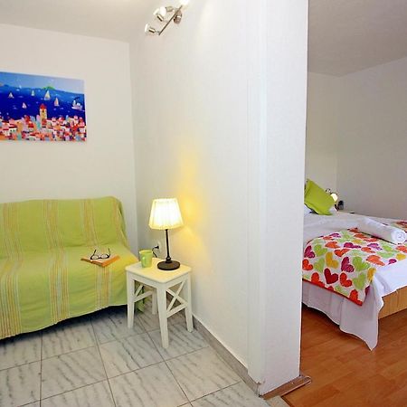 Apartments Omo 1 Supetar Exterior photo
